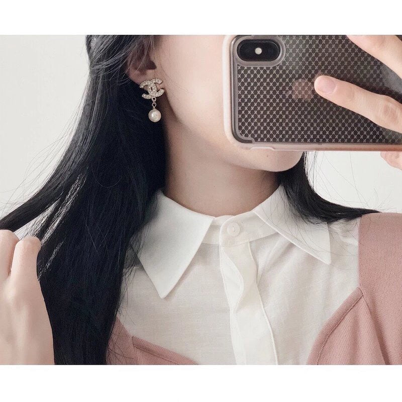 18K Chanel Pearls Earrings