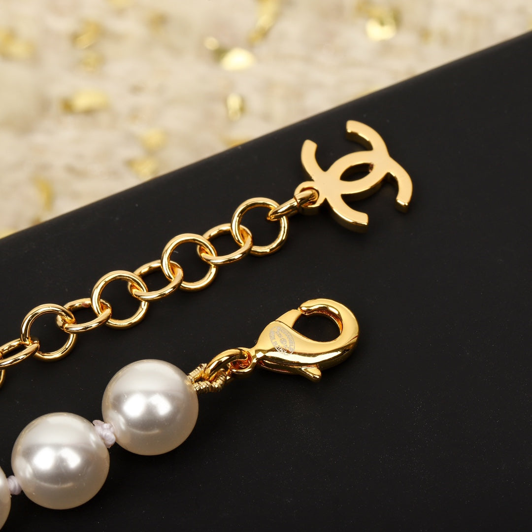 18K Chanel Pearls Choker Necklace