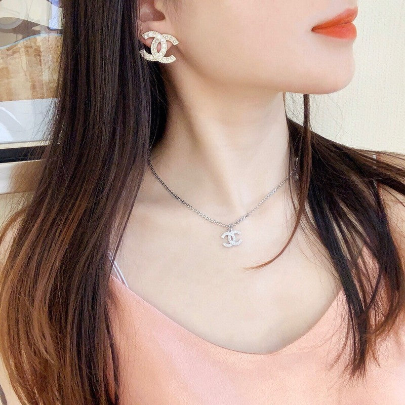 18K Chanel Pearls Earrings