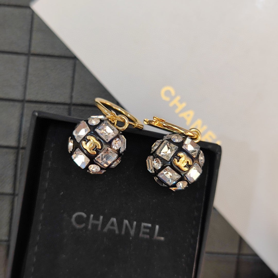 18K  Chanel Round Crystals Earrings